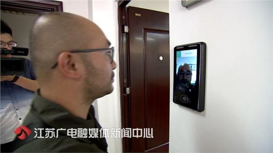 今年高考 先刷身份证,再刷脸 并且不能提前交卷